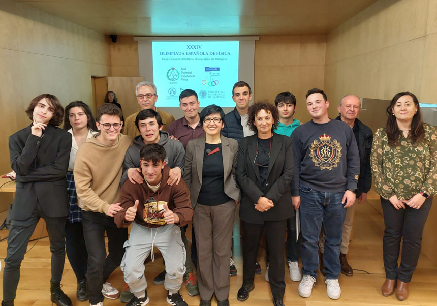 Selected students, together with the staff responsible for organising the local phase of the Physics Olympiad.